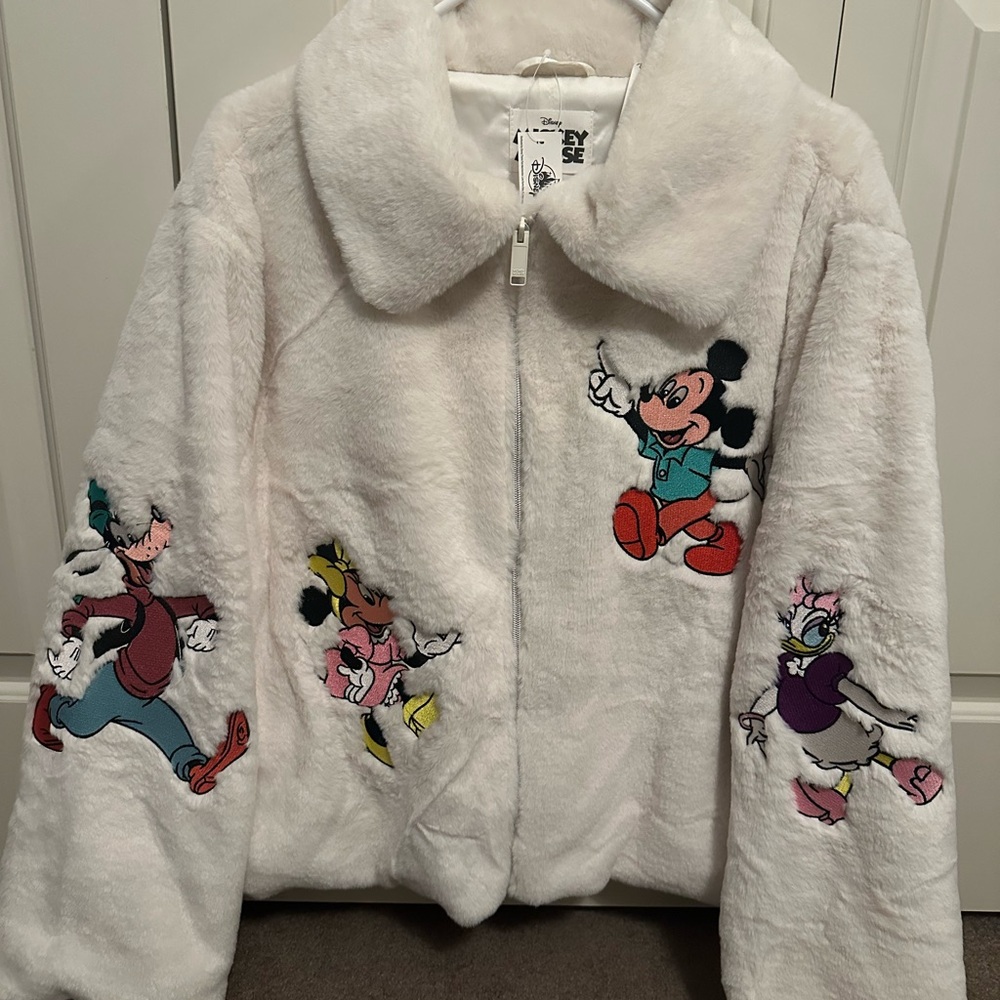 NWT-Disney White Fur Jacket with Mickey and Friends